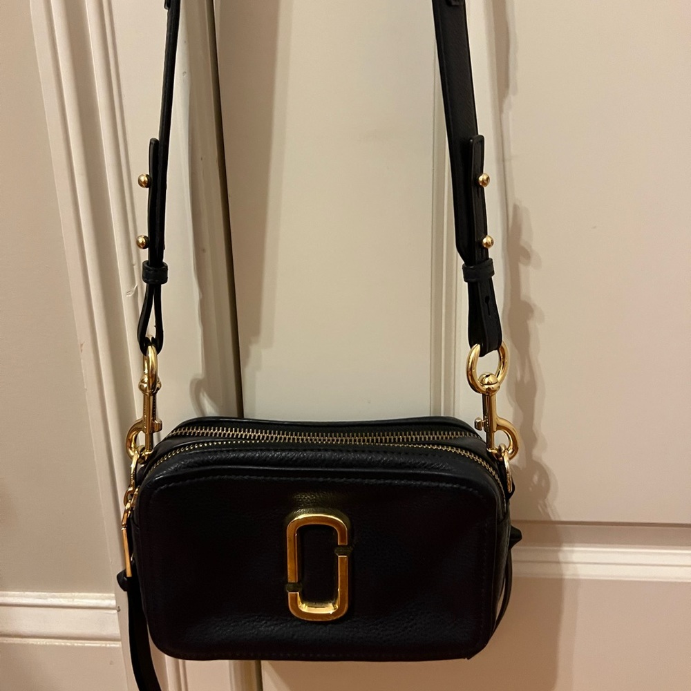 navy marc jacobs soft shot bag